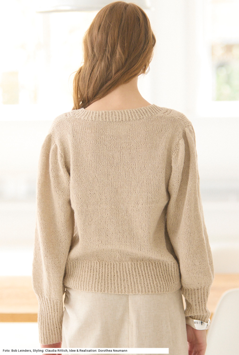 Modellansicht Bild 5: V-Ausschnittjacke