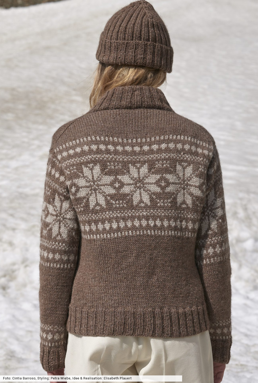 Modellansicht Bild 5: Pulli und Mütze