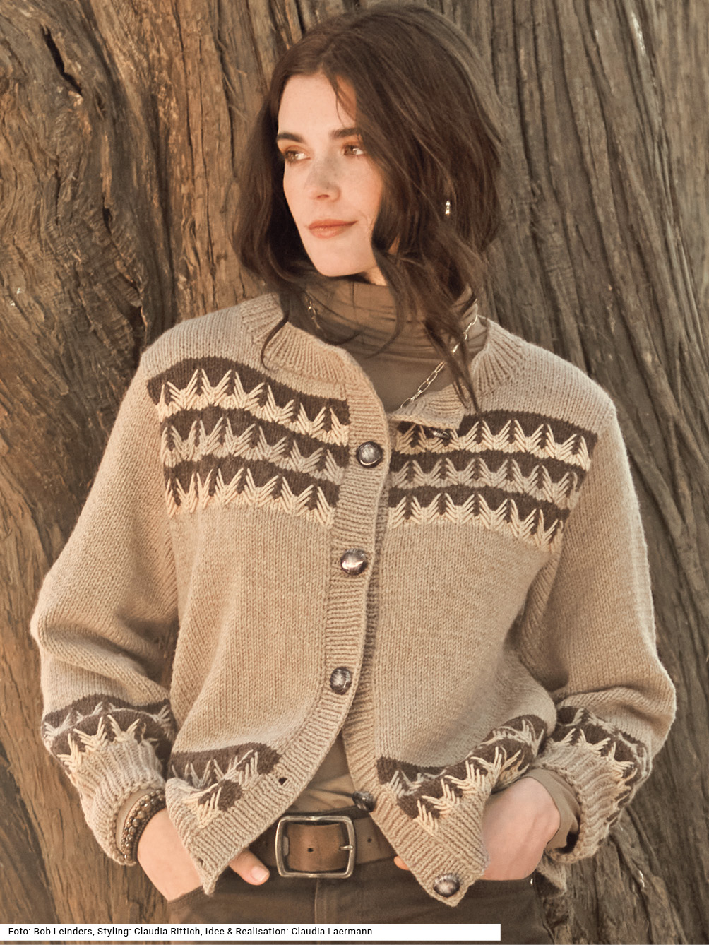 Modellansicht Bild 1: Jacke mit Hebemaschenmuster