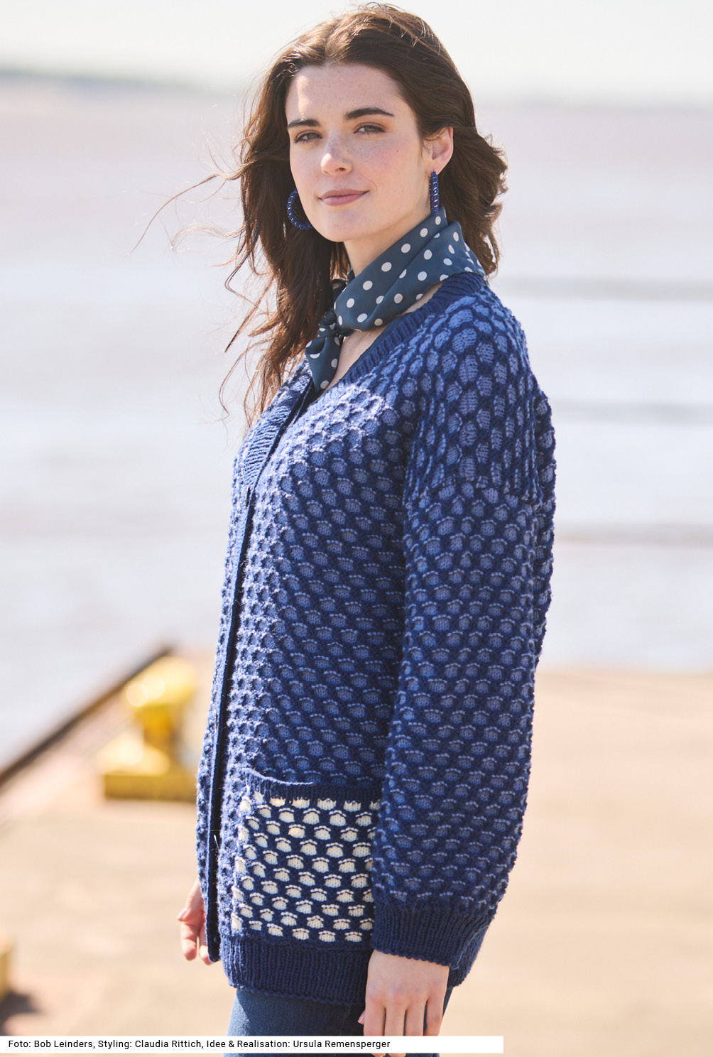 Modellansicht Bild 3: Jacke mit Hebemaschenmuster
