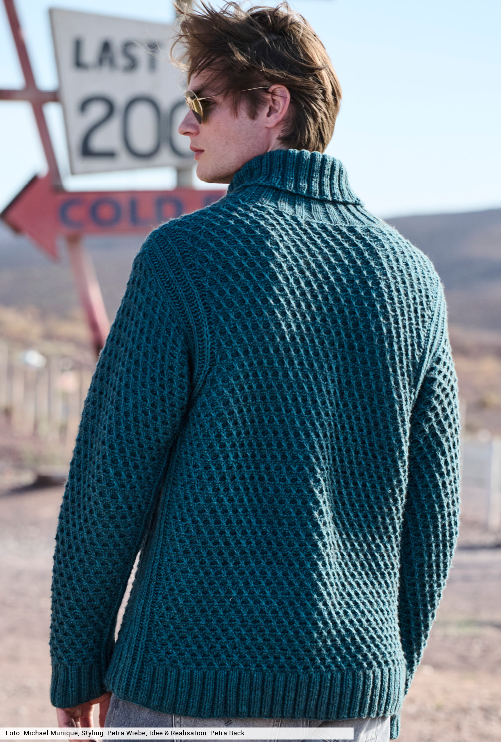 Modellansicht Bild 4: Rollkragen-Pulli im Strukturmuster