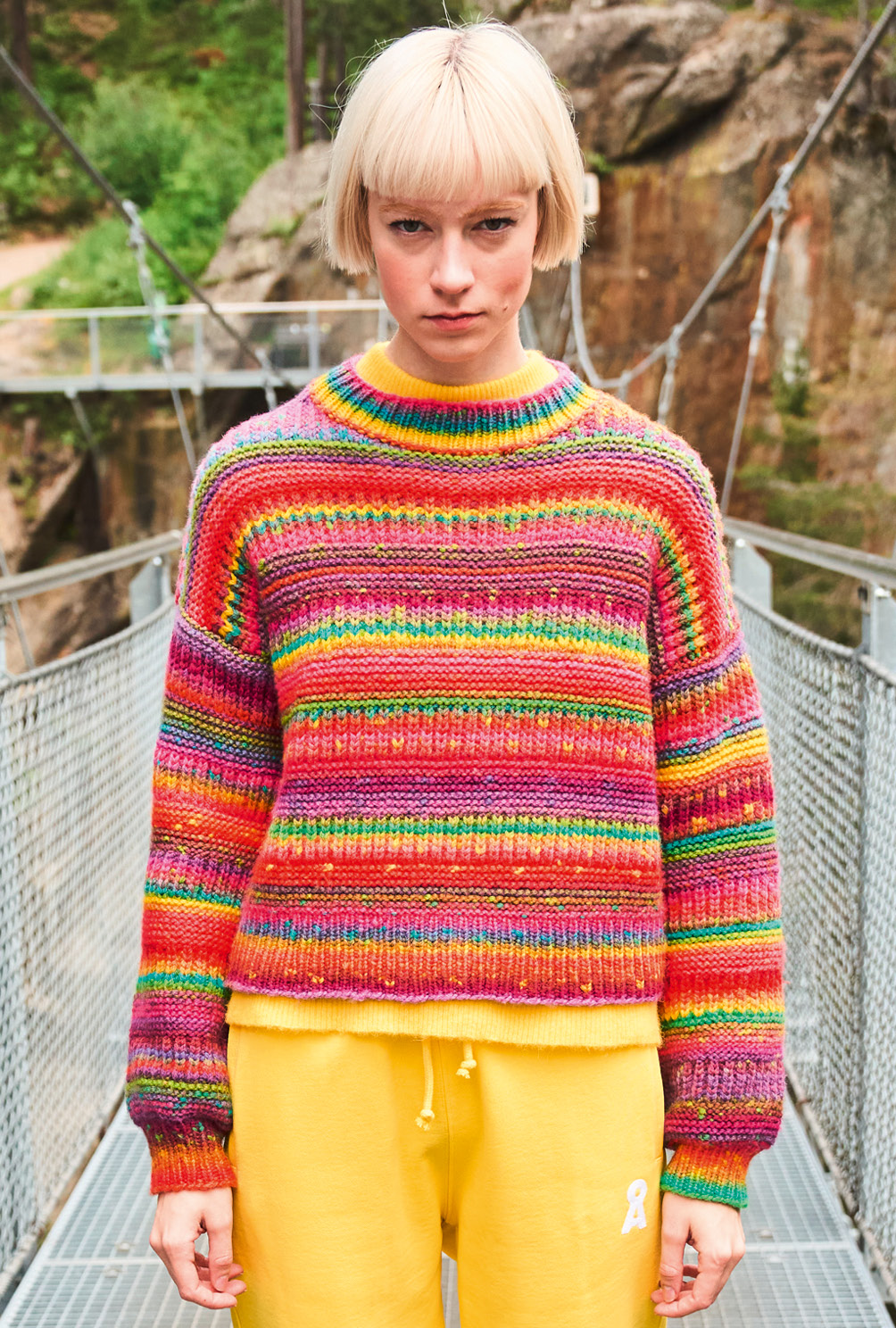 Modellansicht Bild 3: Pulli im Farbverlaufgarn
