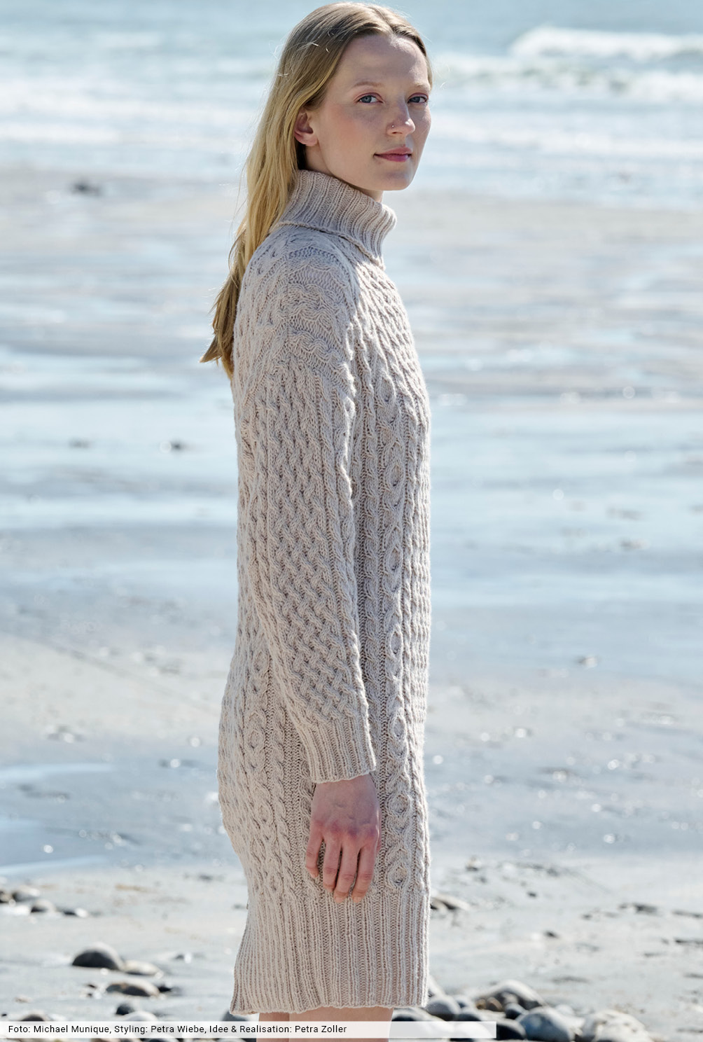 Modellansicht Bild 4: Kleid mit Zopfstrukturen