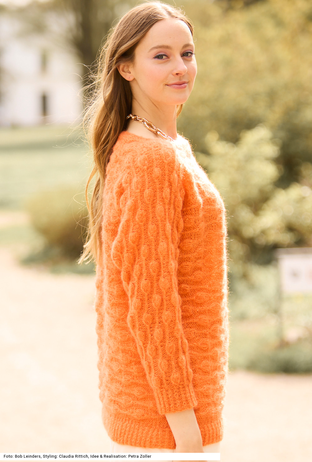 Modellansicht Bild 4: Quergestrickter Pulli