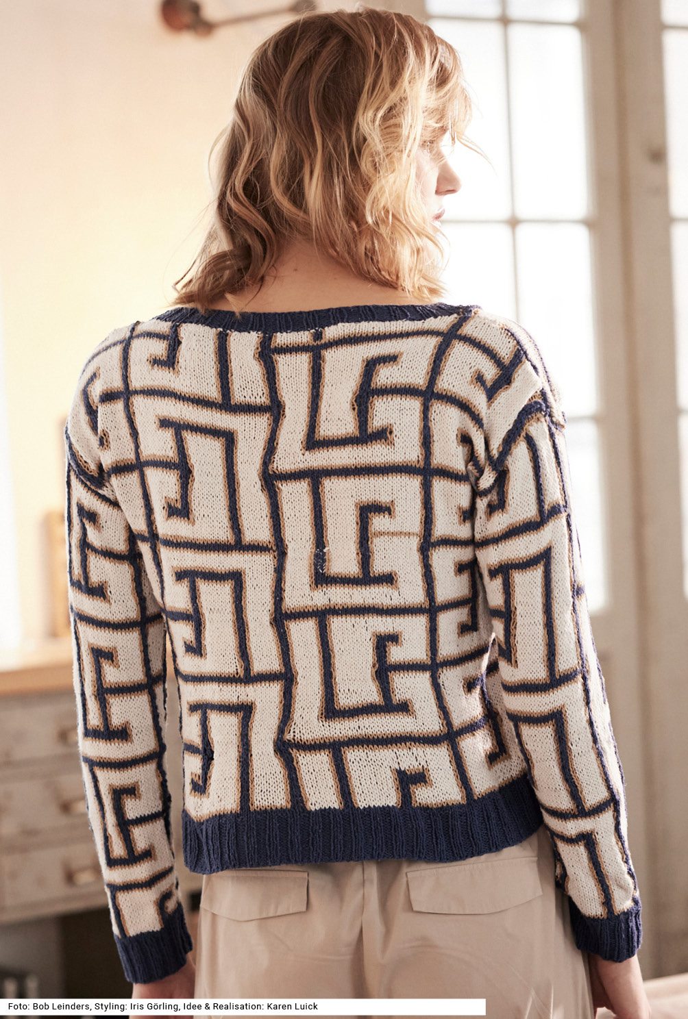 Modellansicht Bild 5: Pulli mit Intarsienmuster in Weiß, Marine und Beige
