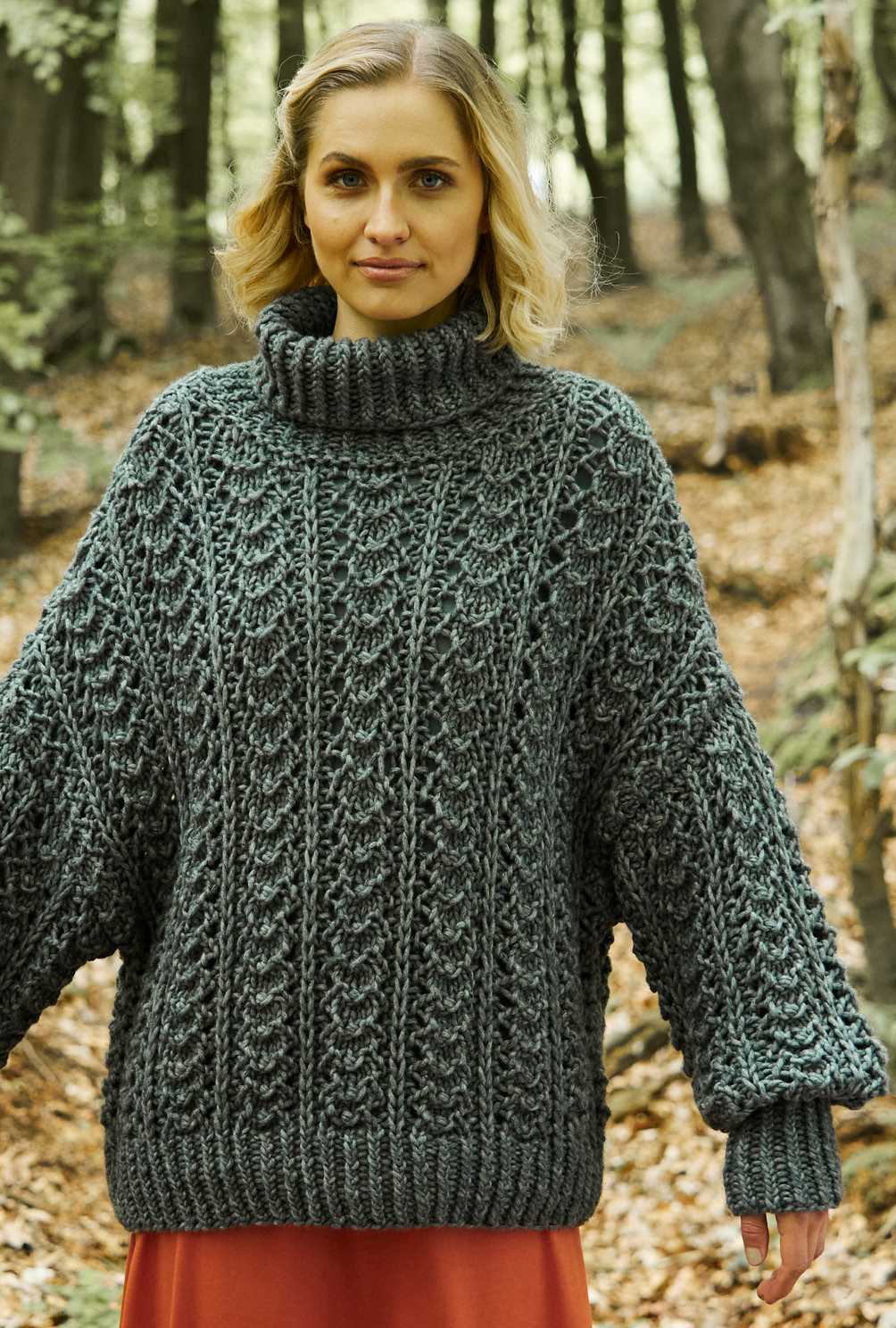 Modellansicht Bild 5: Oversized Pulli in Dunkelgrau