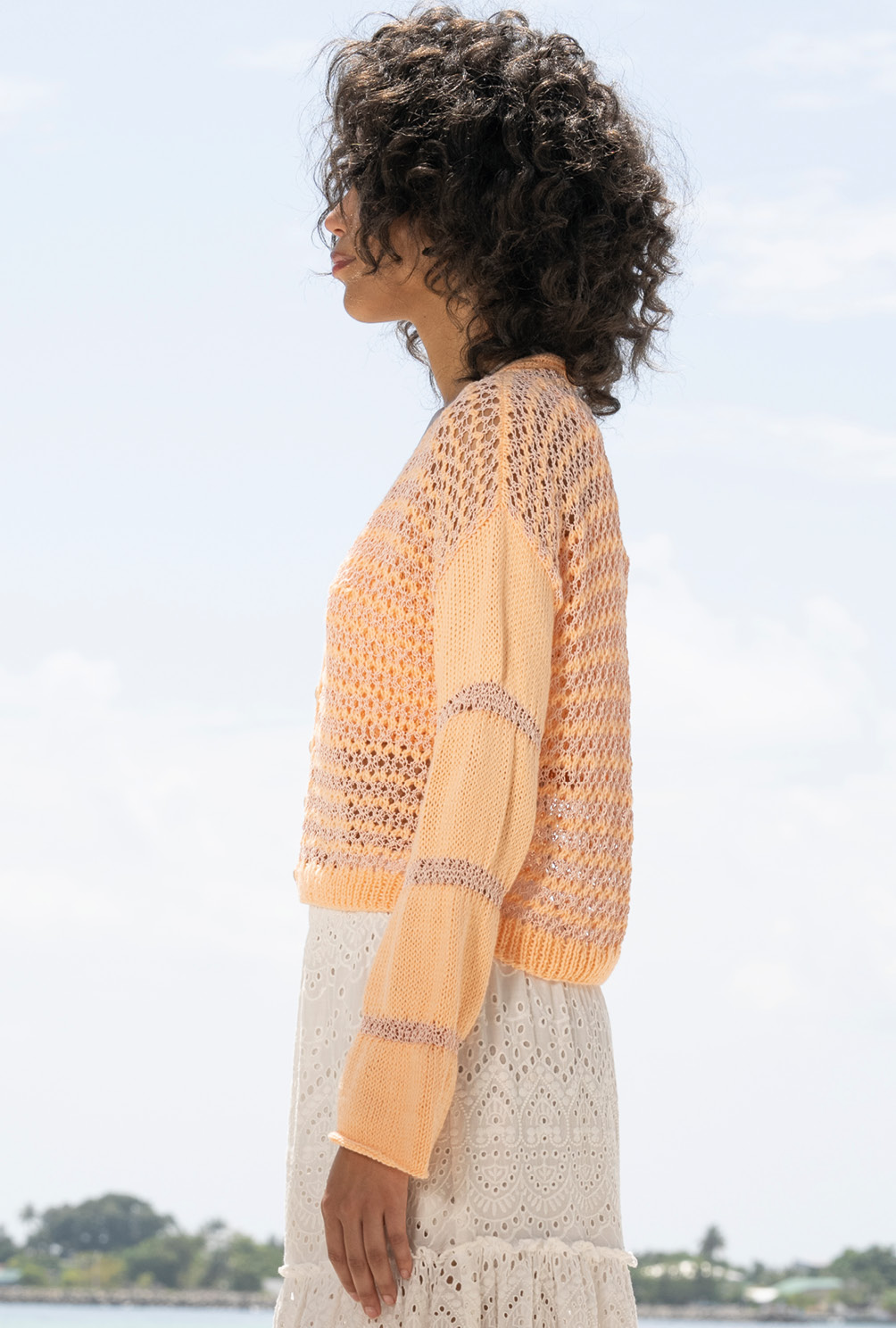 Modellansicht Bild 4: Crop-Twinset aus Top und Jäckchen