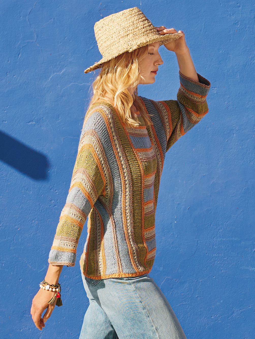 Modellansicht Bild 1: Pulli im Streifenmuster