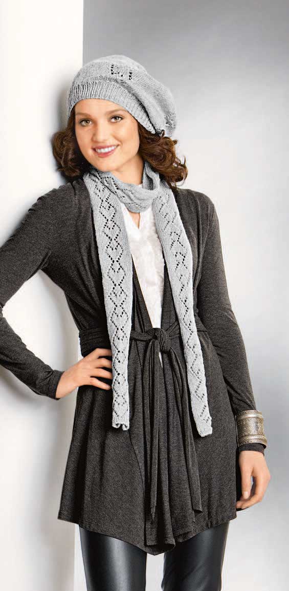 Graue Strickmütze & Schal mit Muster, langer schwarzer Cardigan, modisch, selbstgemacht.