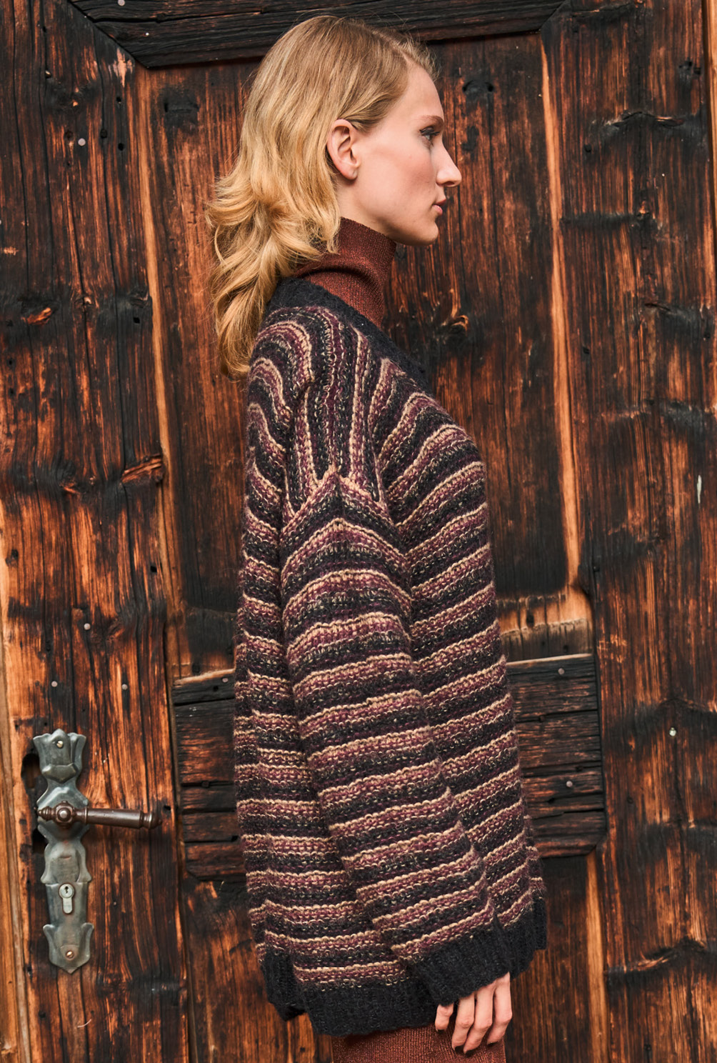 Modellansicht Bild 5: Pulli im Streifenmuster