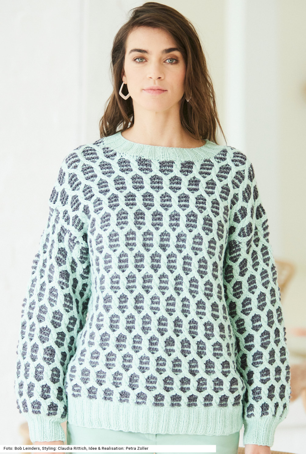 Modellansicht Bild 2: Pulli mit Zopfmuster