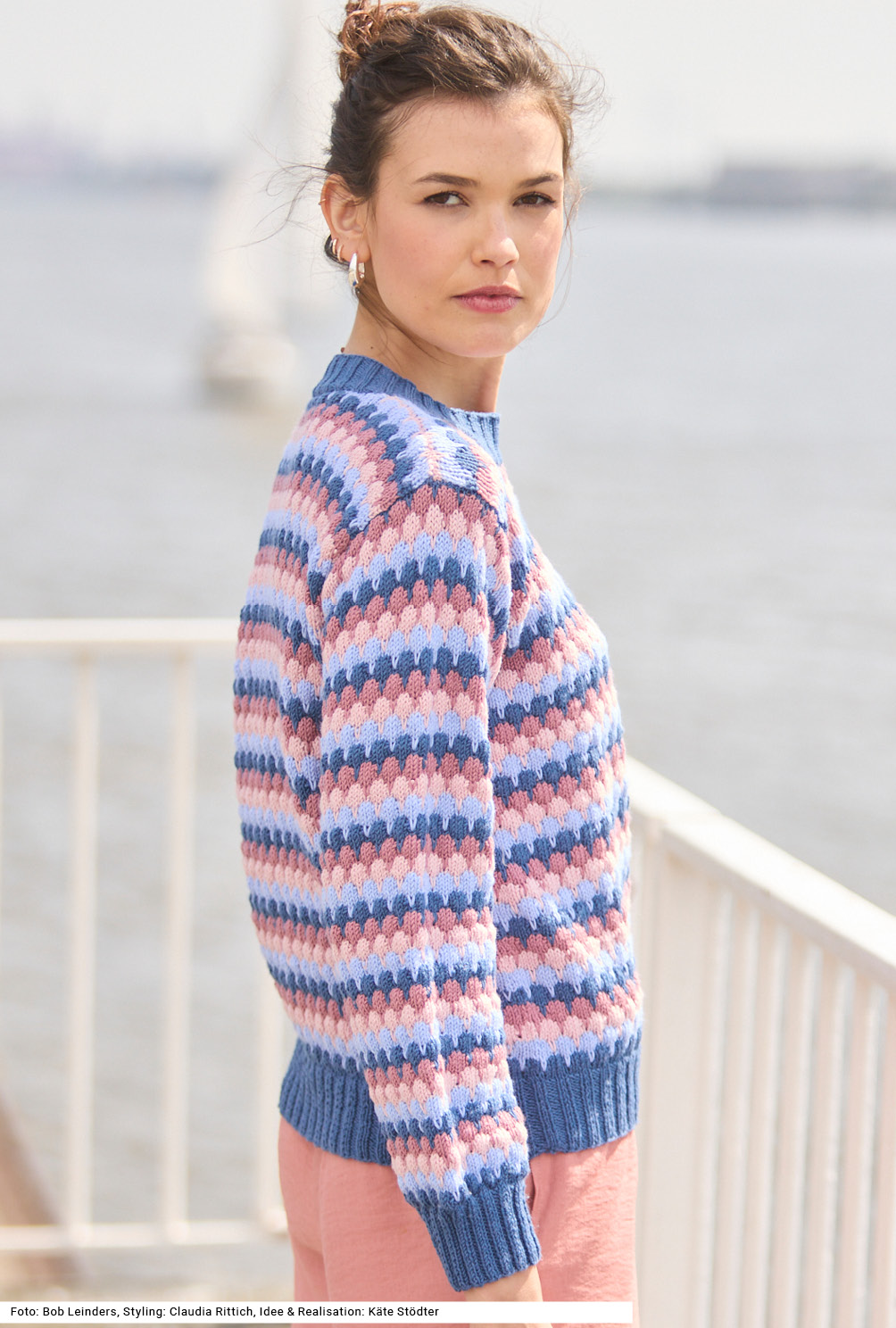 Modellansicht Bild 4: Pulli mit Blasenmuster