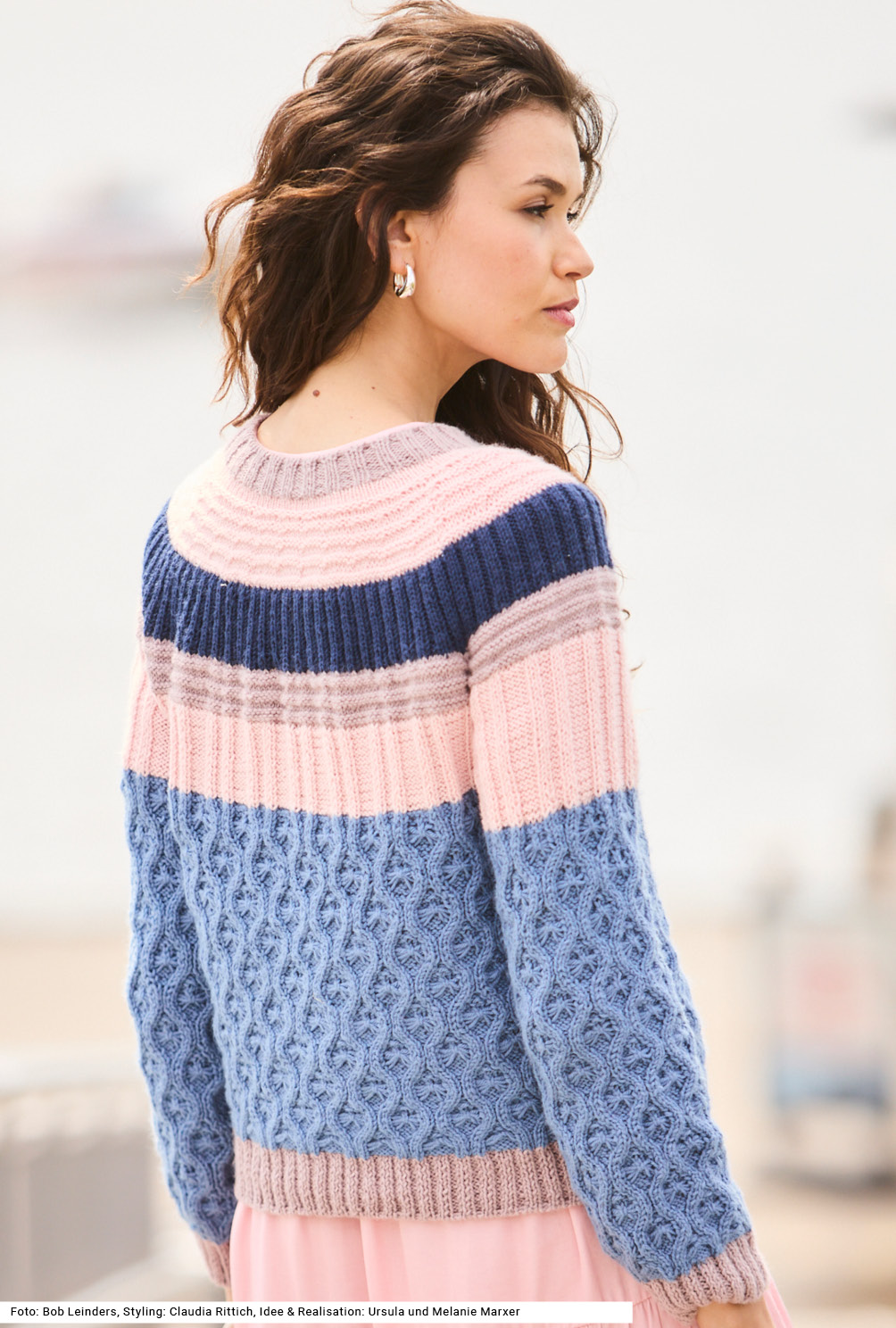 Modellansicht Bild 5: Strukturpulli mit Rundpasse