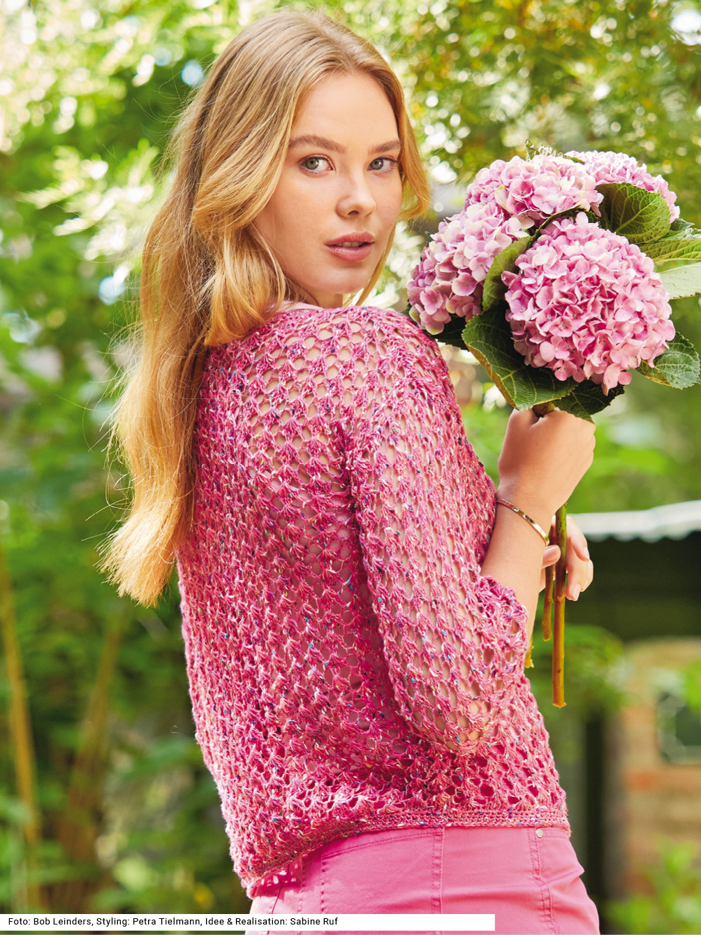 Modellansicht Bild 1: Pullover mit Netzmuster in Pink