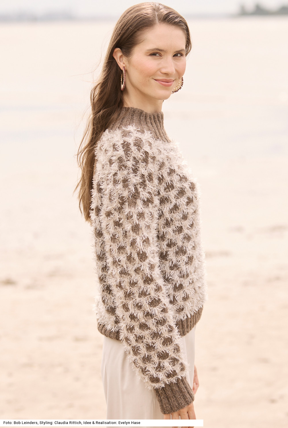 Modellansicht Bild 4: Pullover im Hebemaschenmuster
