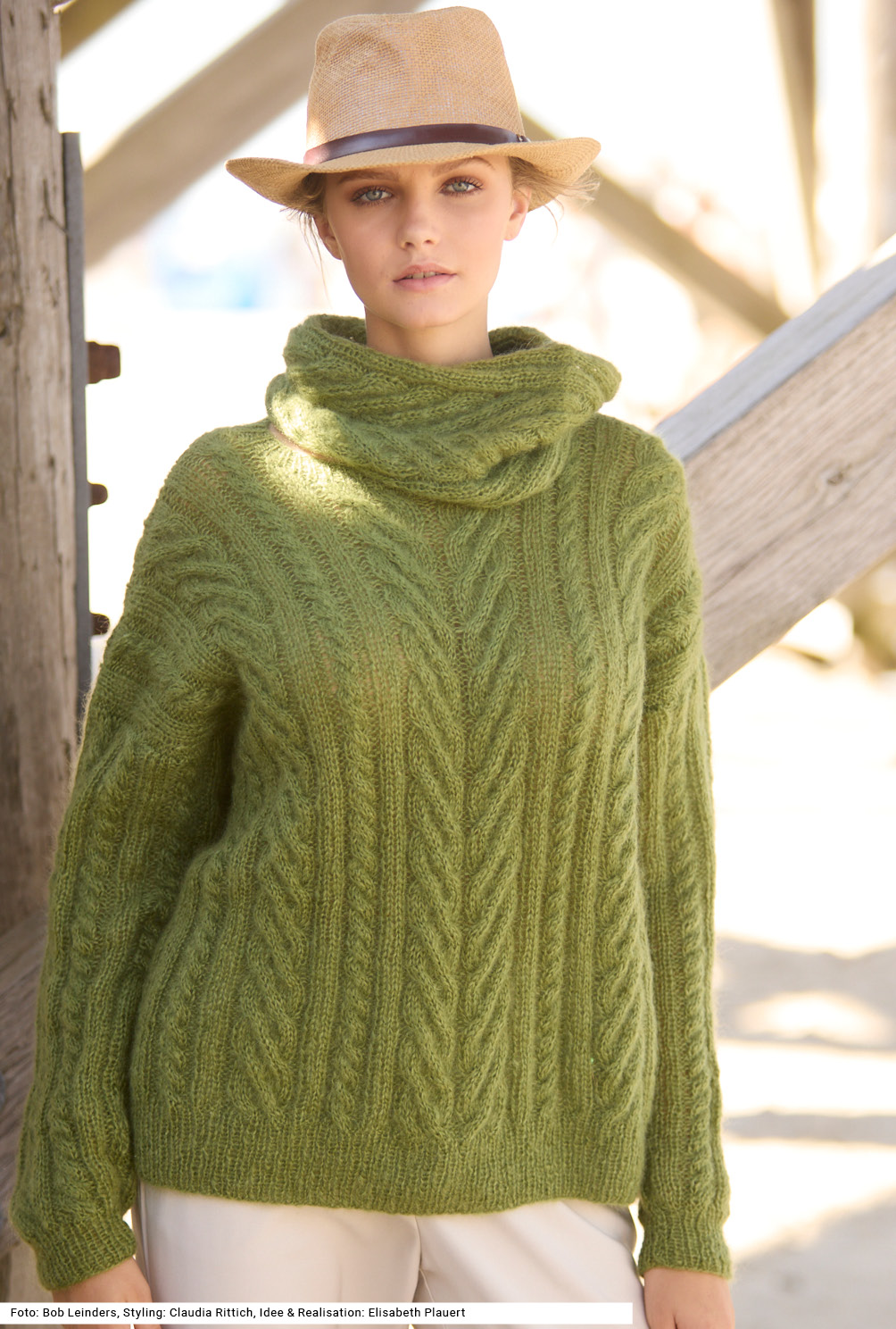 Modellansicht Bild 2: Pulli und Loop mit Zöpfen