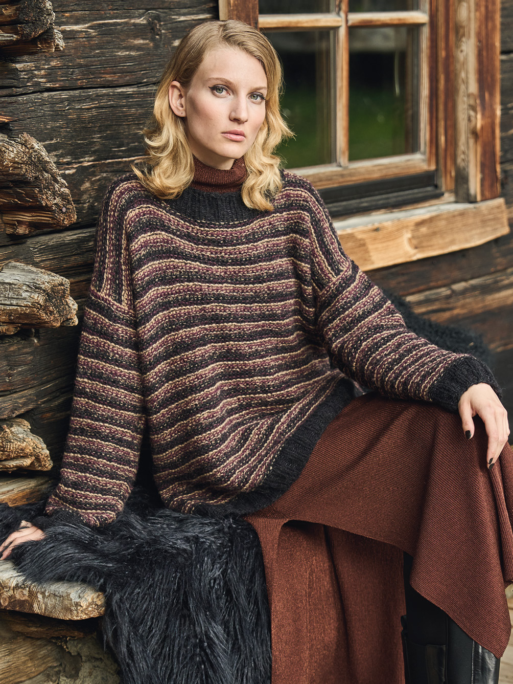 Modellansicht Bild 1: Pulli im Streifenmuster