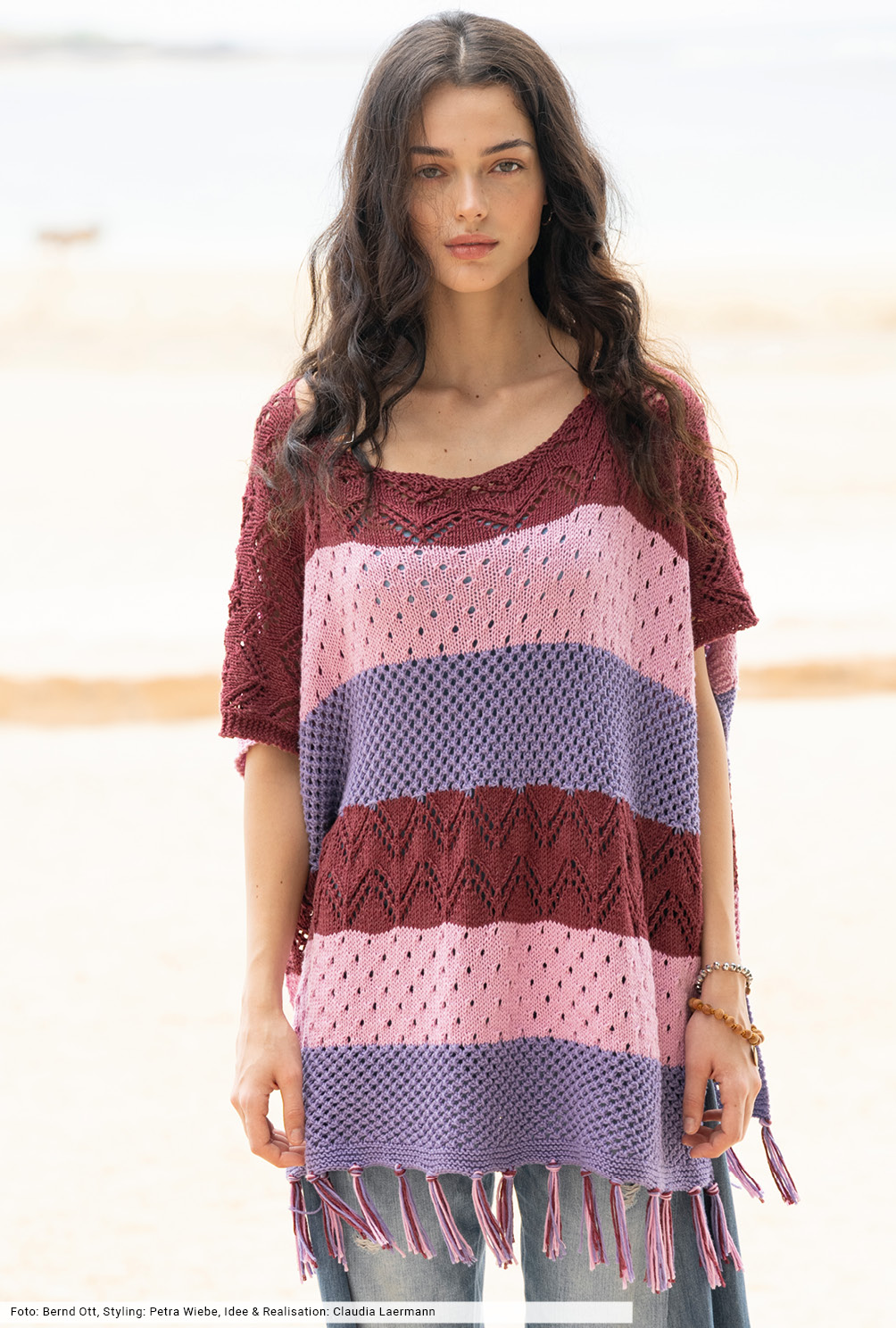 Modellansicht Bild 2: Gestreifter Poncho