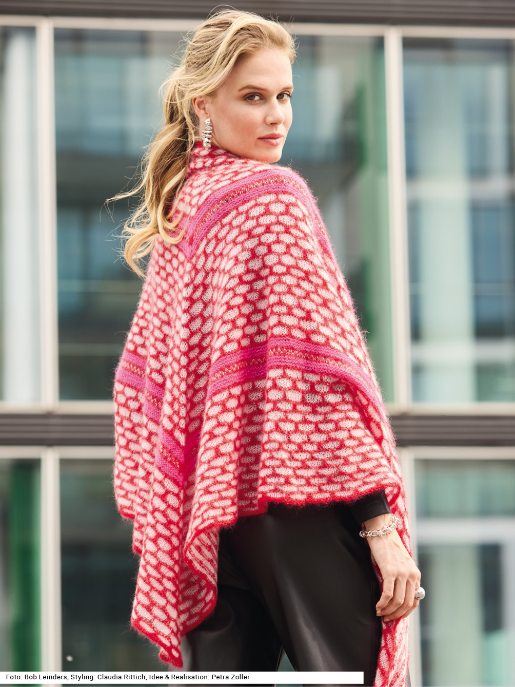 Modellansicht Bild 1: Dreifarbiges Dreieckstuch