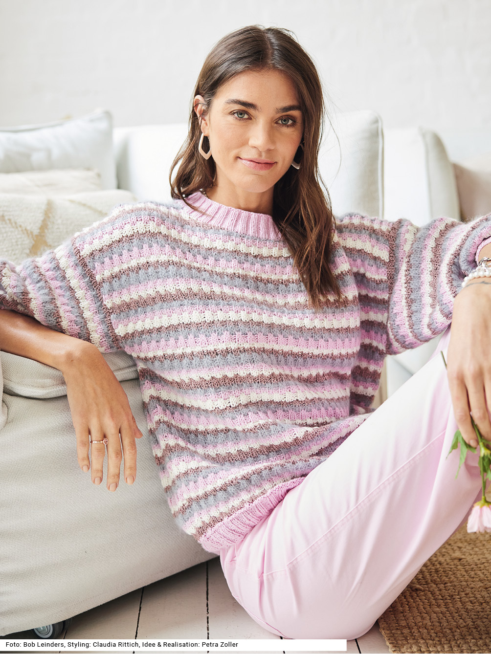 Modellansicht Bild 1: Pullover mit Hebemaschenmuster