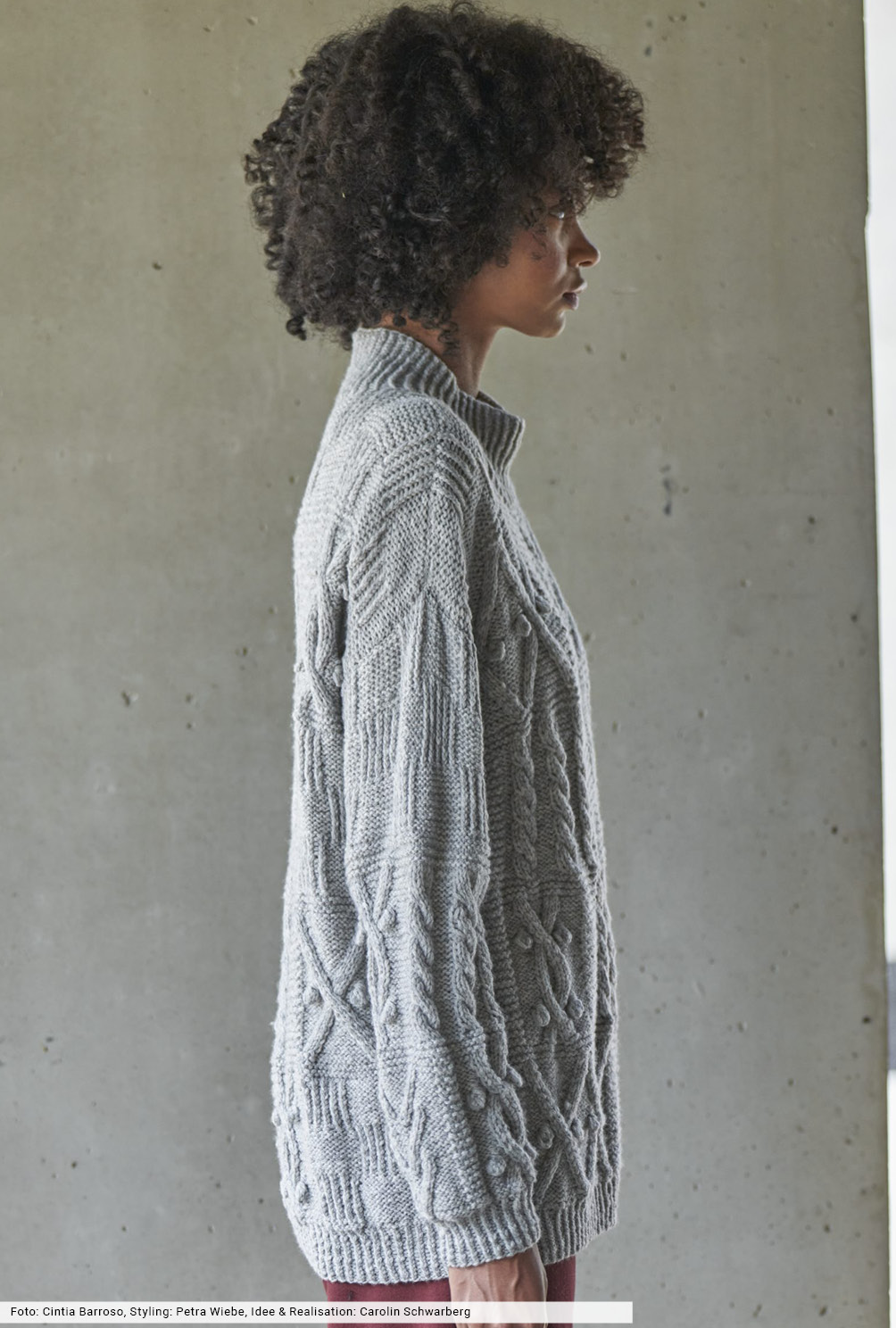 Modellansicht Bild 4: Grauer Mustermix-Pulli
