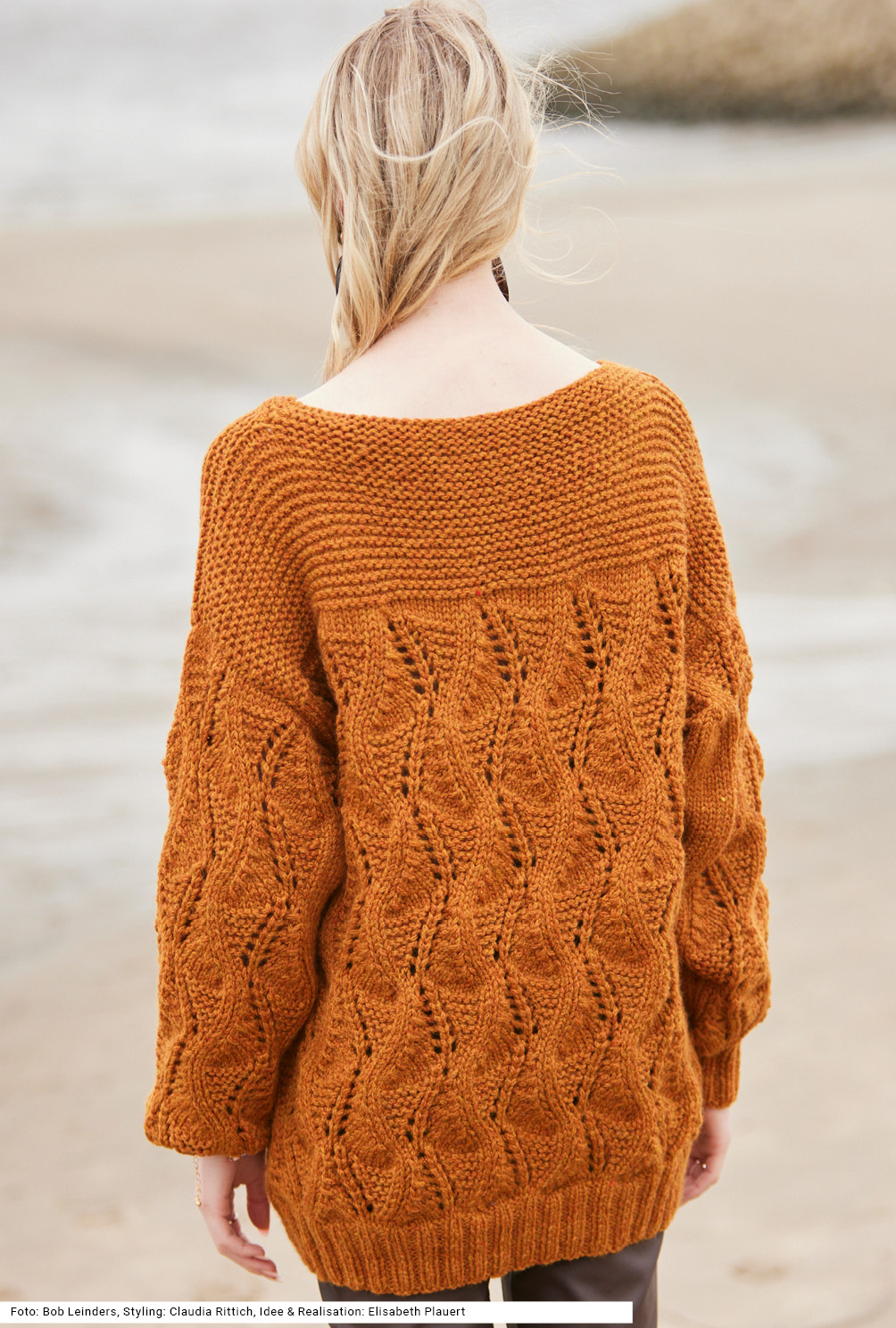 Modellansicht Bild 5: Pulli mit Ajourmuster in Rostbraun