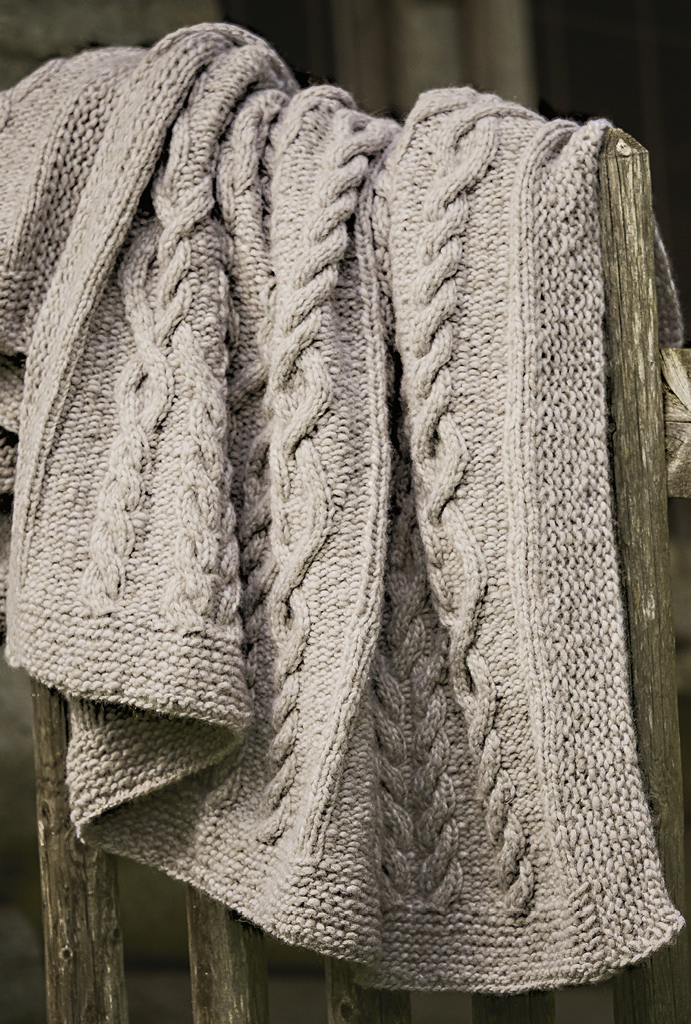 Modellansicht Bild 3: Graubeiges Plaid mit Zopfrauten