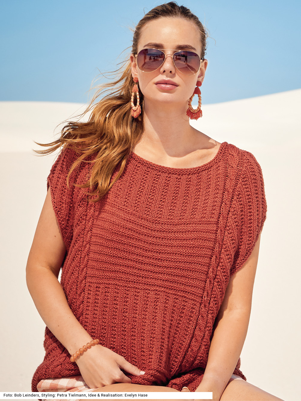 Modellansicht Bild 1: Shirt im Mustermix in Braun