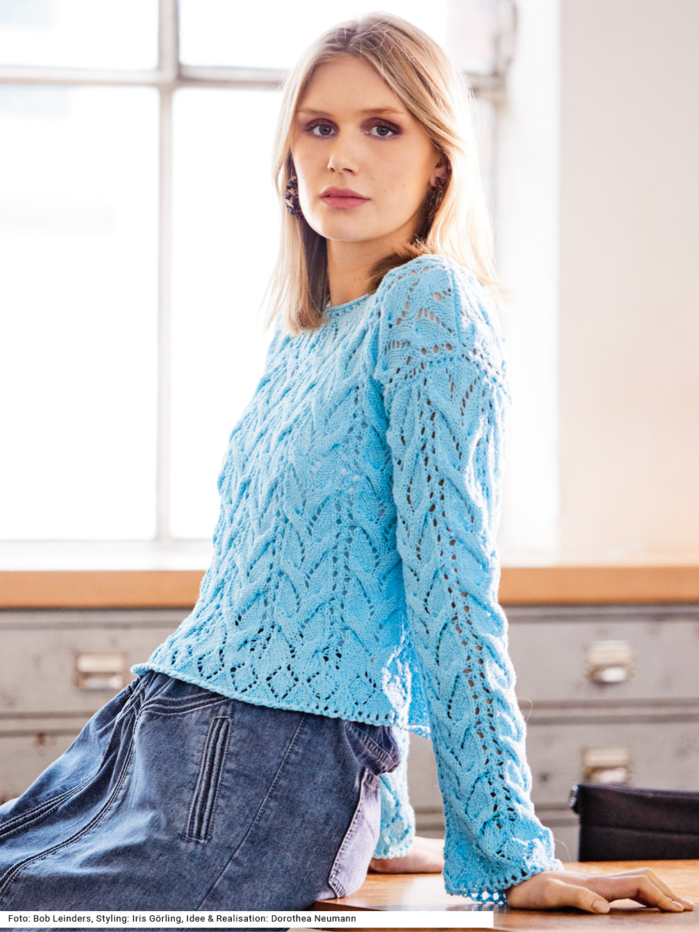 Modellansicht Bild 1: Kurzer Pulli mit Ajourzopfmuster in Mint
