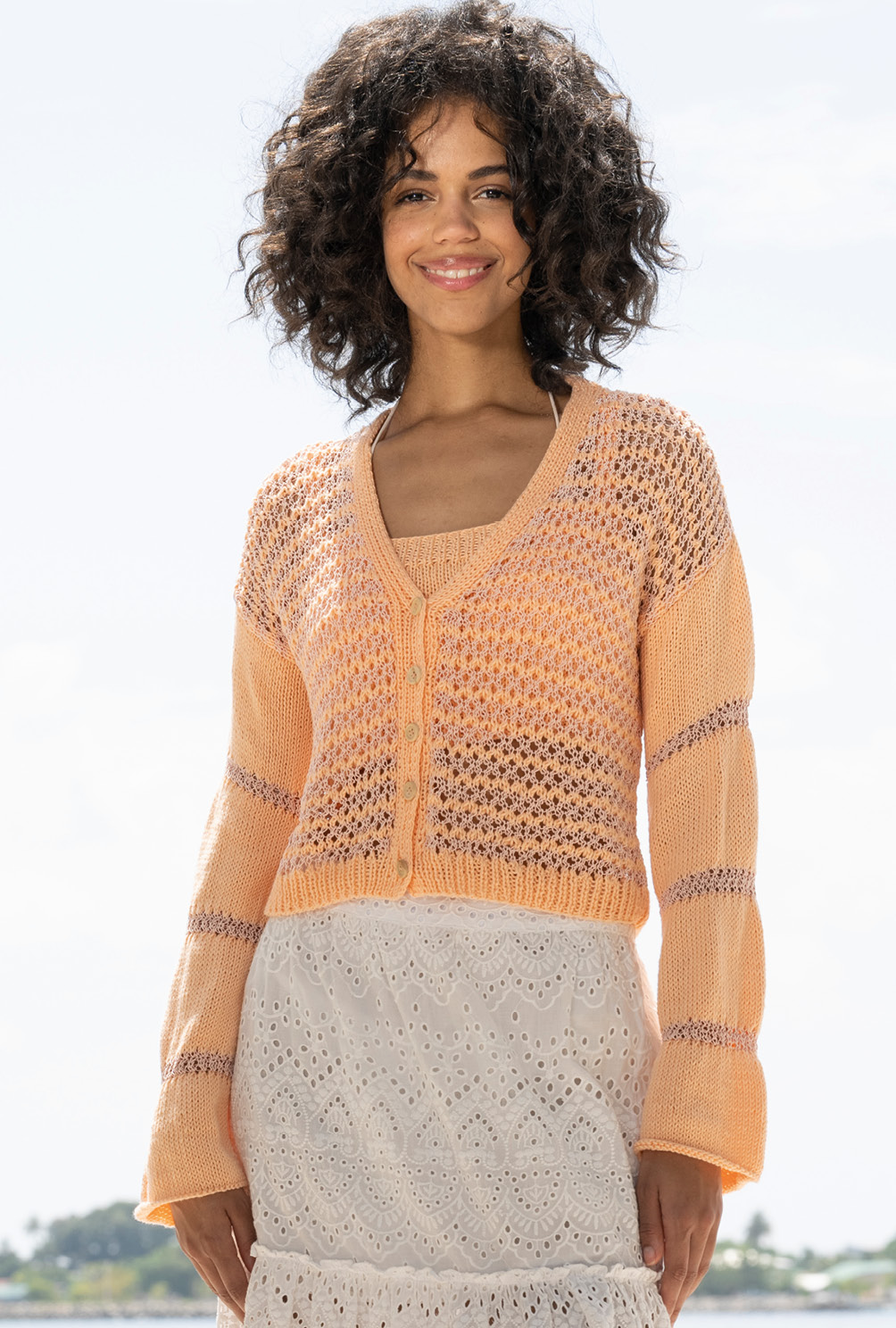 Modellansicht Bild 3: Crop-Twinset aus Top und Jäckchen