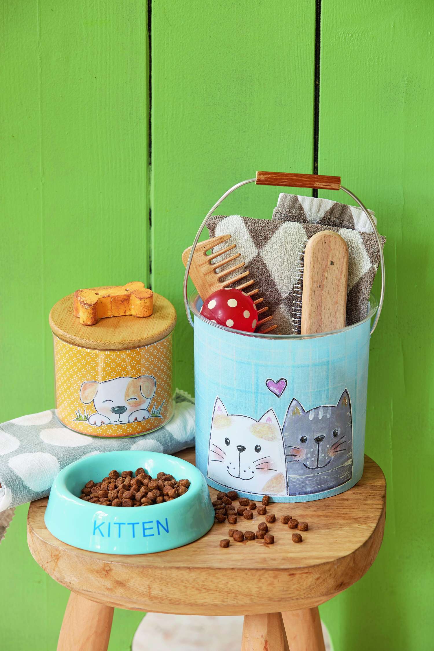 Modisch bemaltes Aufbewahrungseimerchen, pastellblau, Katzenmuster, handgemacht, stilvoll und niedlich.