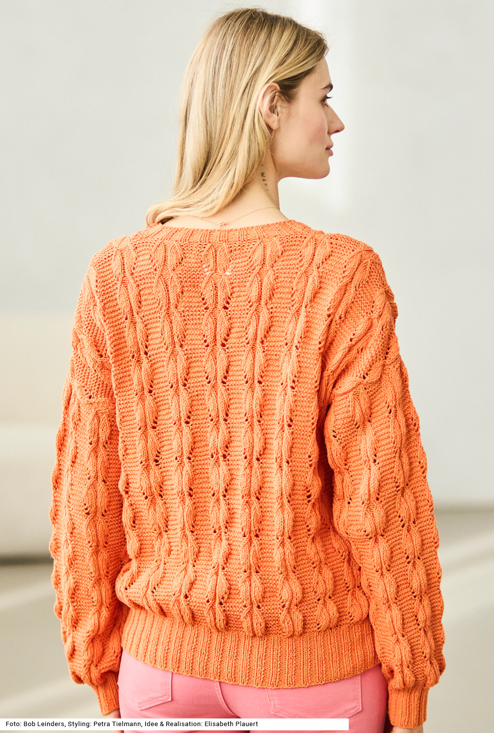 Modellansicht Bild 5: Jacke mit Blattmuster