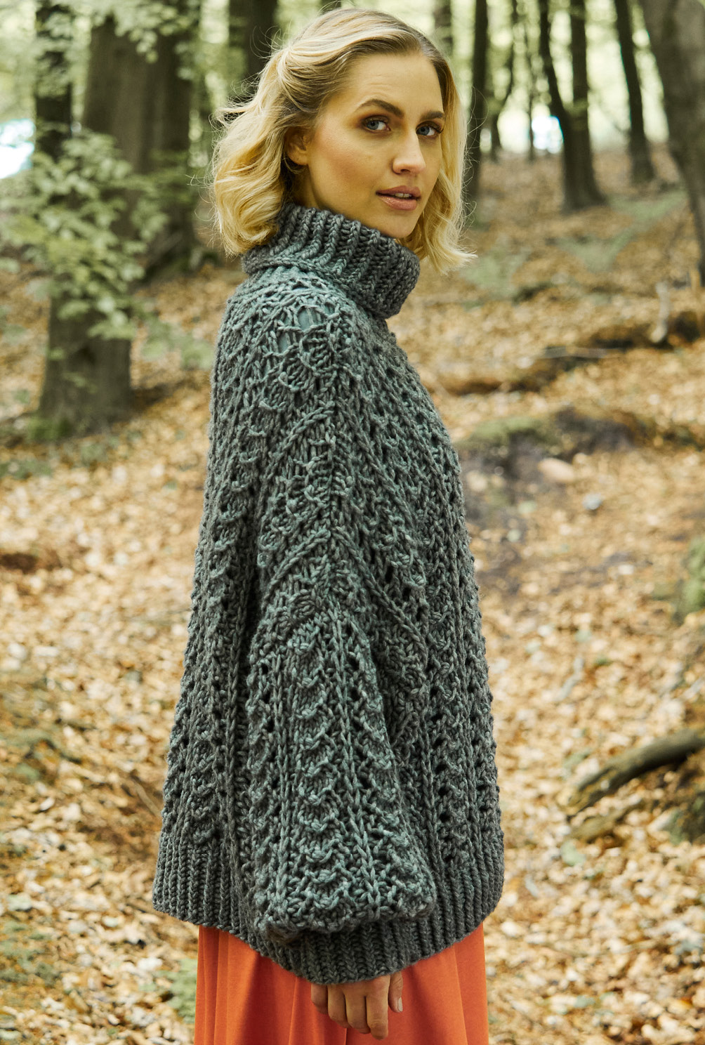 Modellansicht Bild 6: Oversized Pulli in Dunkelgrau
