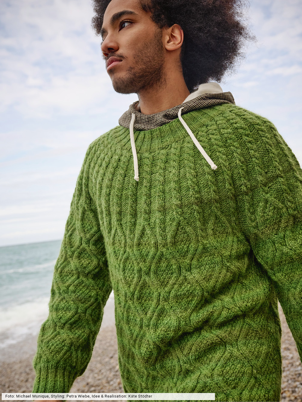 Modellansicht Bild 1: Rautenpulli mit Zopfpasse