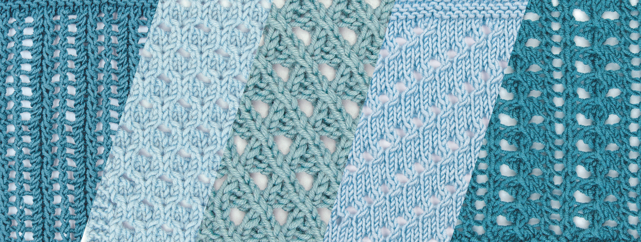 Blau-türkise Strickmuster, abwechslungsreich, handgemacht, mit offener Struktur.