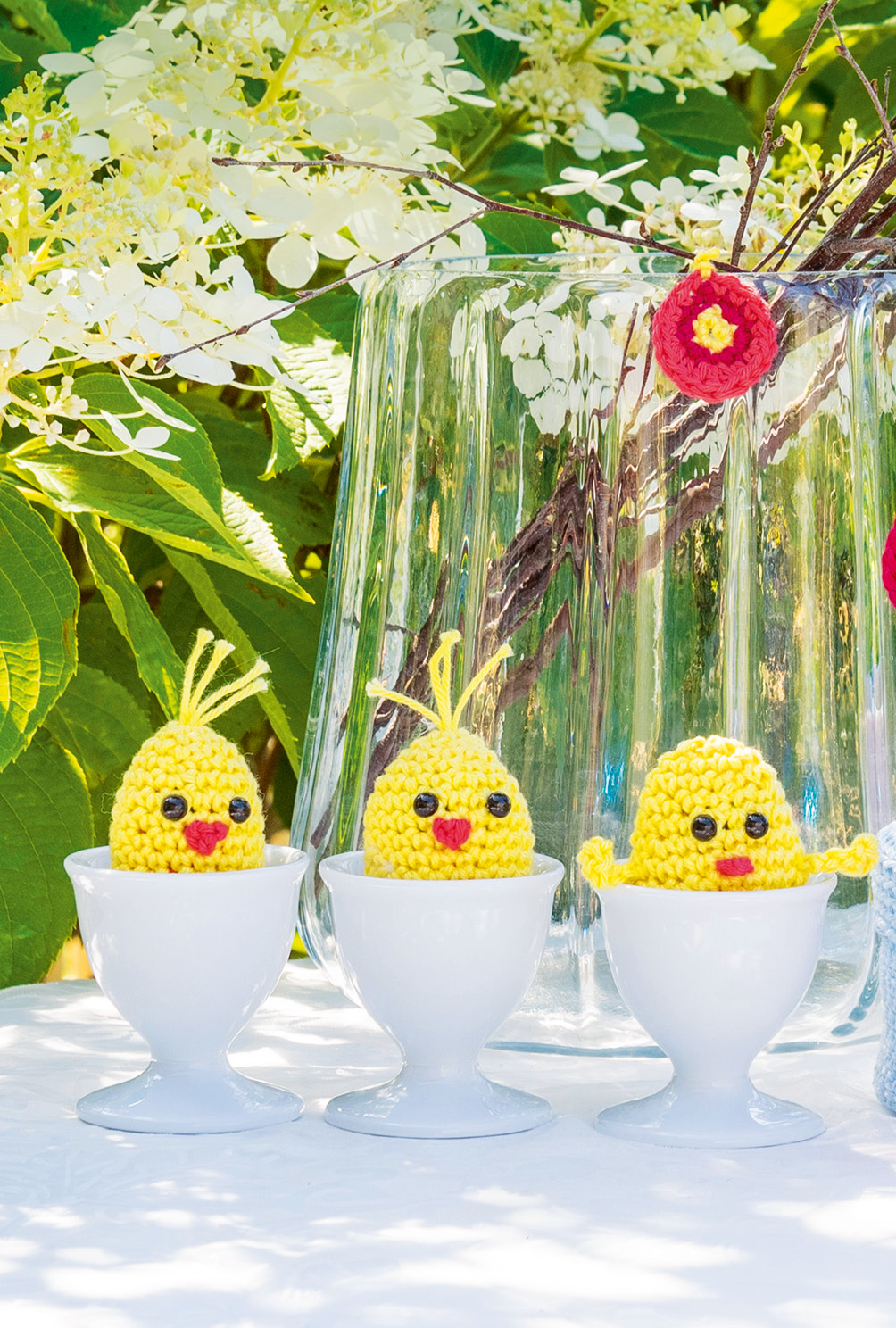 4teiliges Osterdeko-Häkel-Set mit Eiern, Küken, Blumen und Geschenkschale