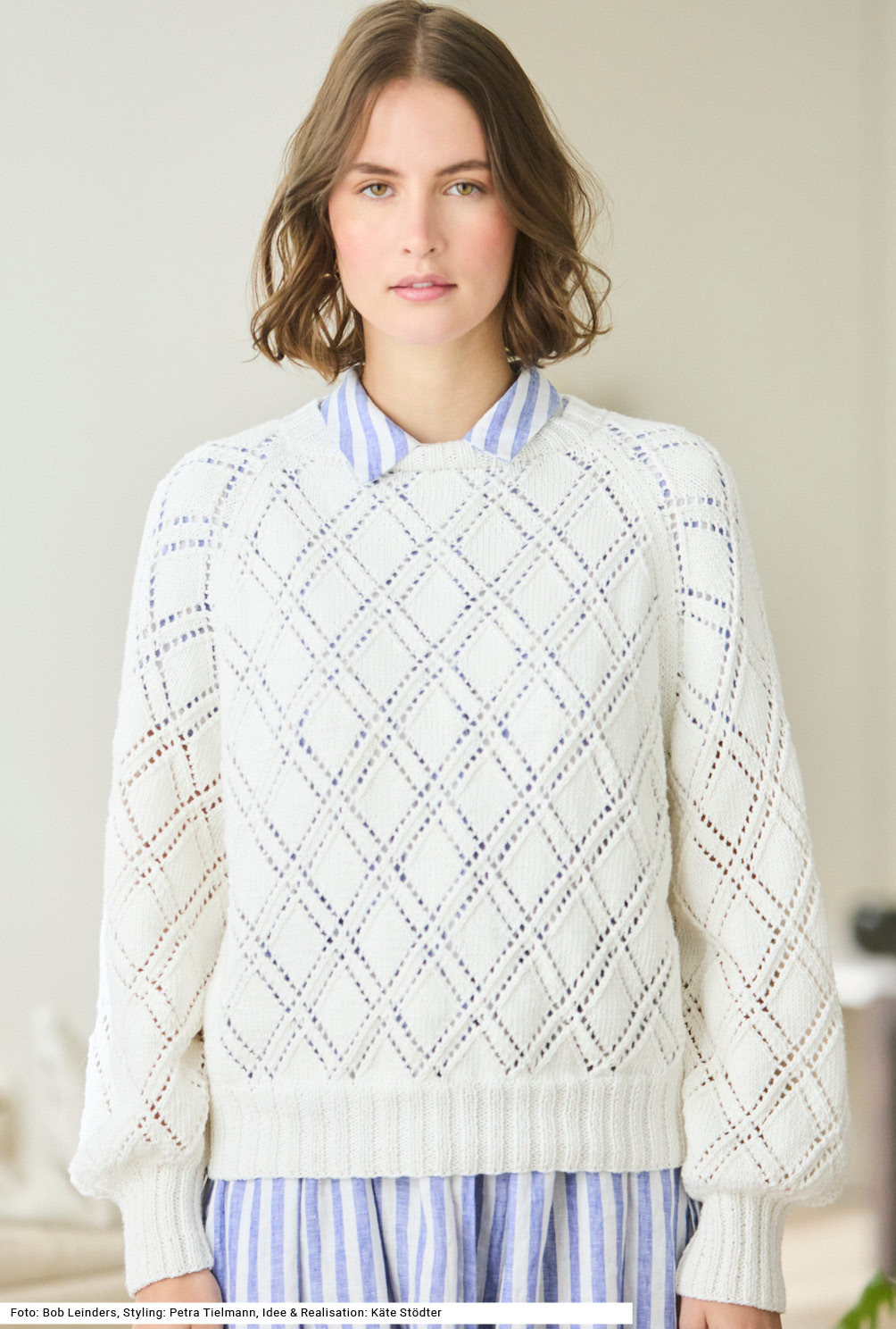 Modellansicht Bild 2: Pulli im Ajour-Rautenmuster