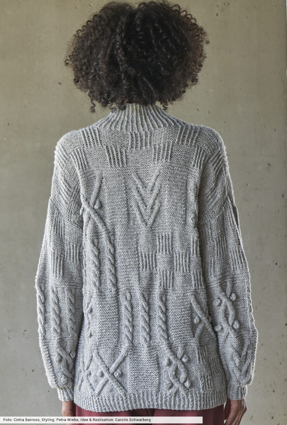 Modellansicht Bild 5: Grauer Mustermix-Pulli