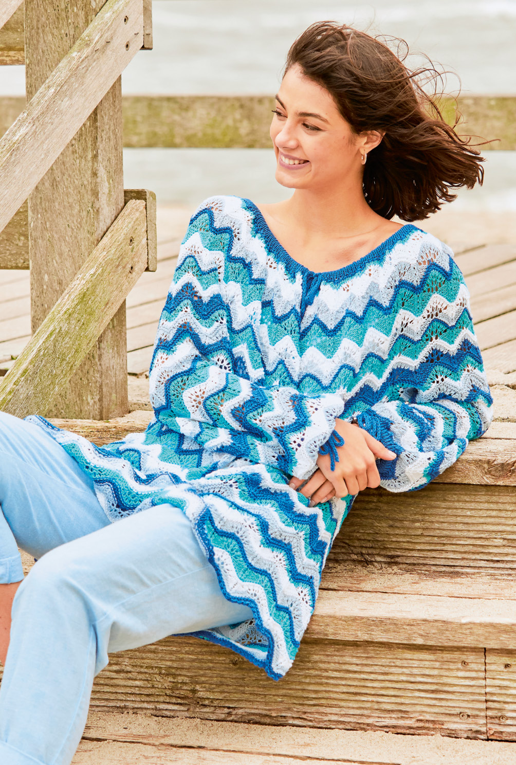 Modellansicht Bild 2: Das Multitalent: Je nach Lust verwandelt sich diese Tunika in einen lässigen Pulli oder ein feminines Sommerkleidchen