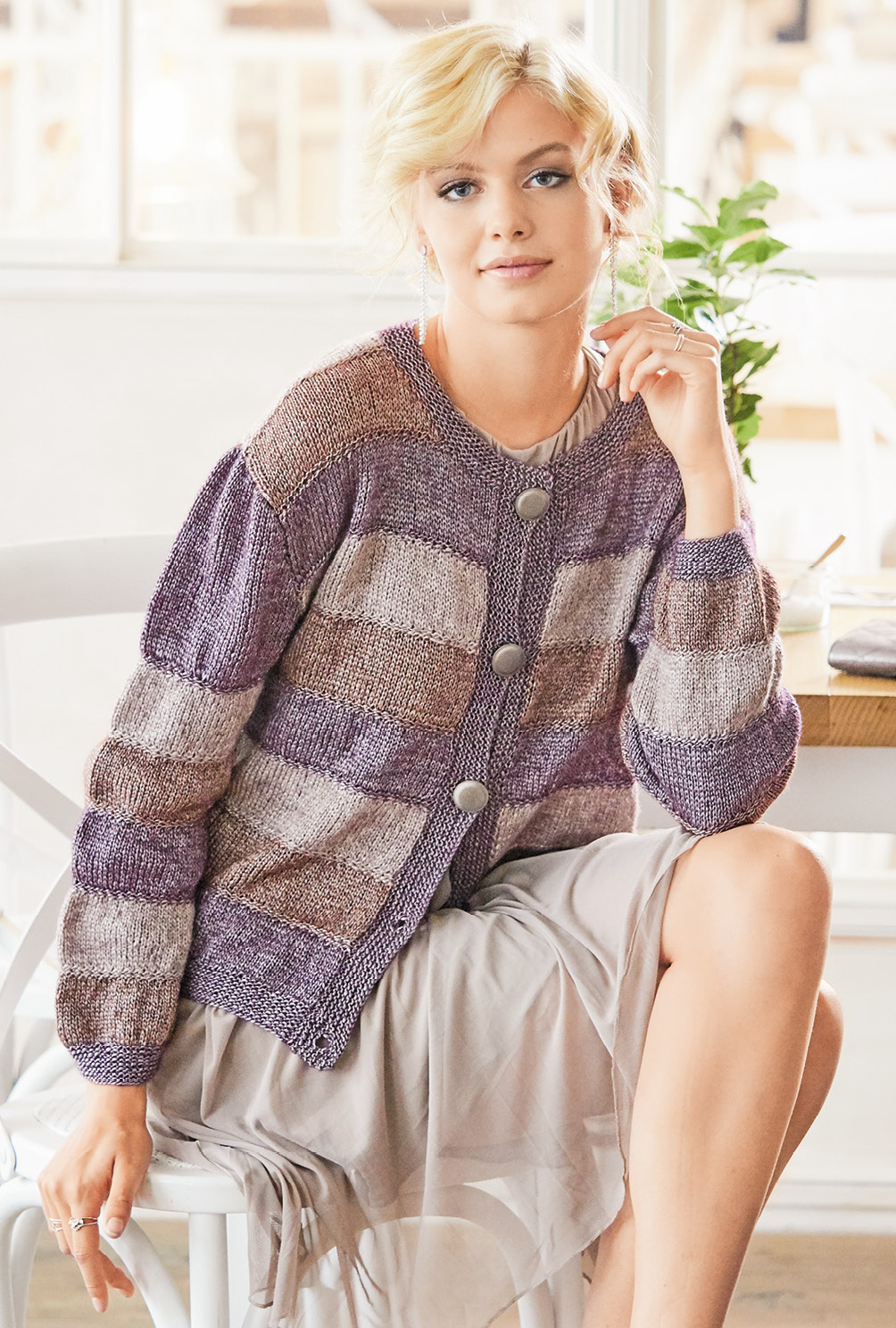 Modellansicht Bild 2: Streifen-Jacke mit Smokeffekt aus Softgarn
