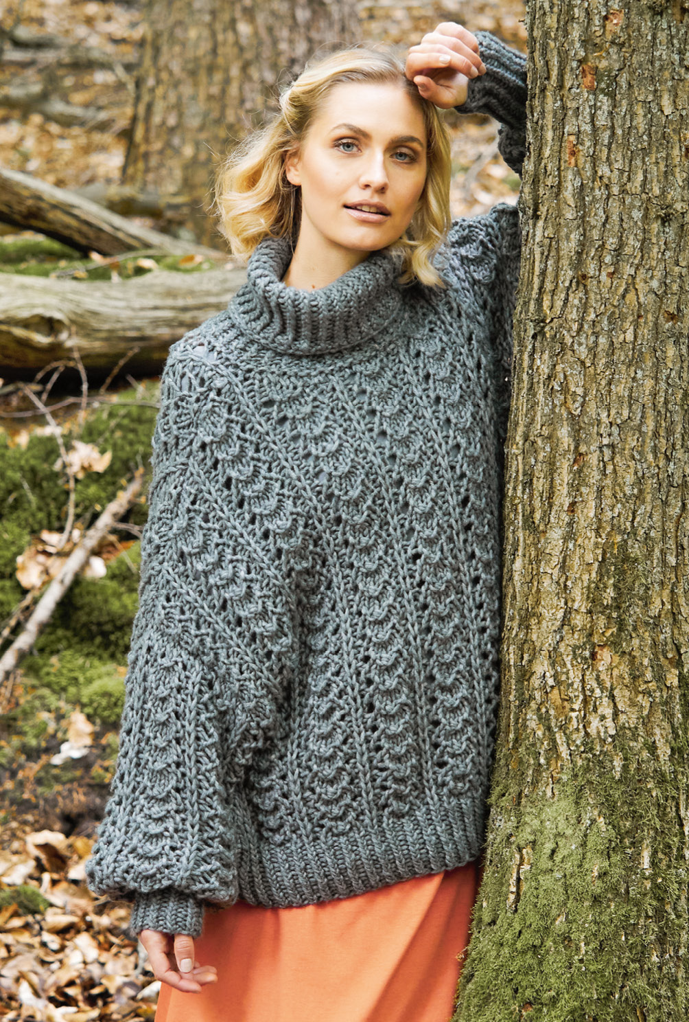 Modellansicht Bild 3: Oversized Pulli in Dunkelgrau