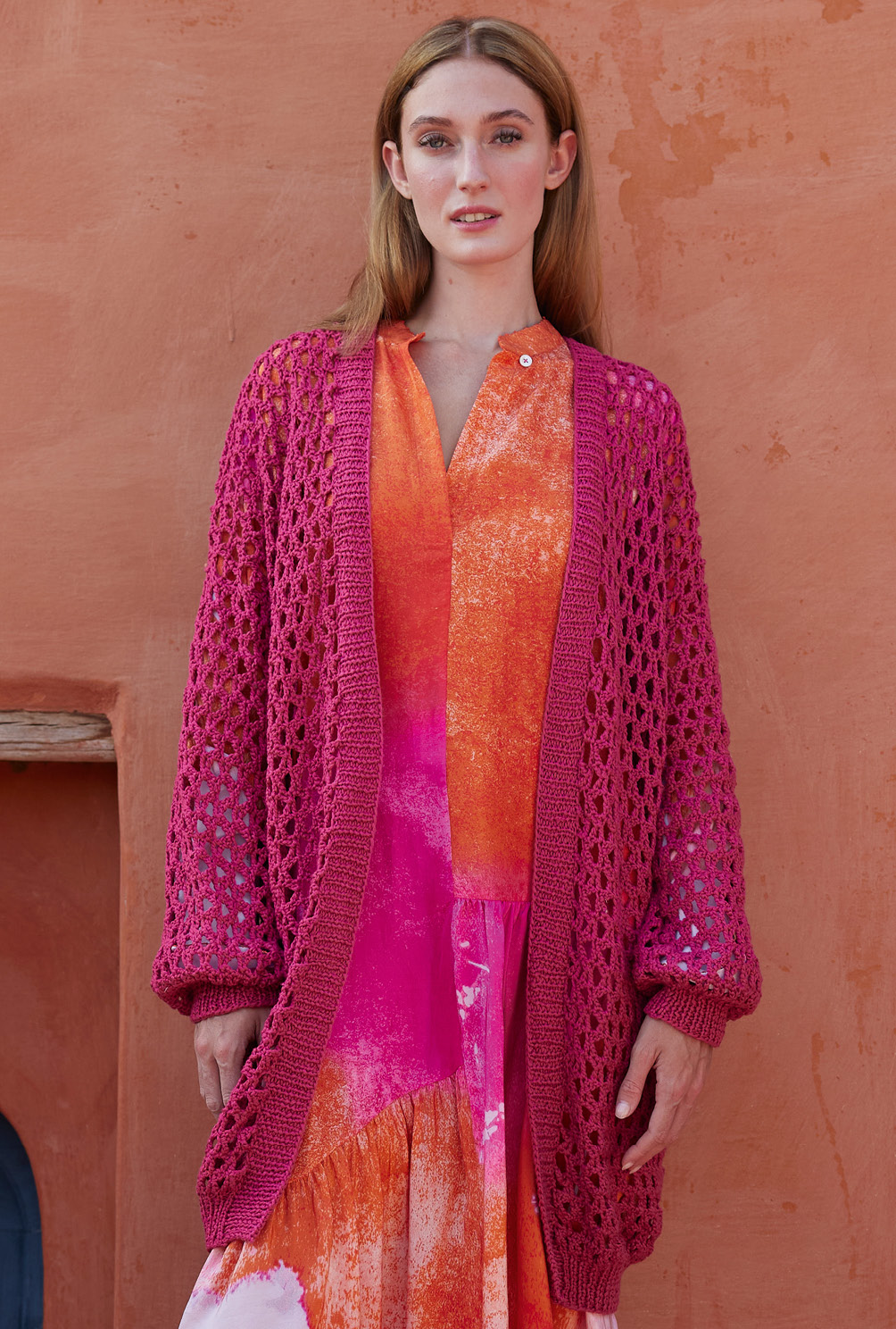 Modellansicht Bild 3: Longjacke in Netzmuster-Optik