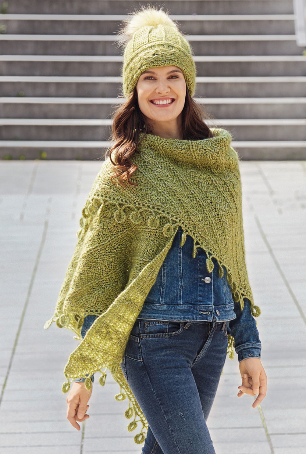 Modellansicht Bild 3: Relief und Zöpfe: Genau das Richtige für die gehäkelte Mütze mit passendem Dreieckstuch