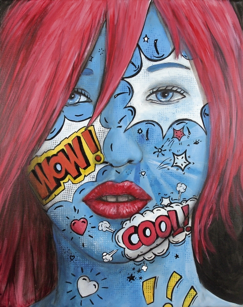 Kreative Gesichtsbemalung in Blau mit Comic-Mustern. Rote Haare ergänzen das kunstvolle Design. DIY-Charme.