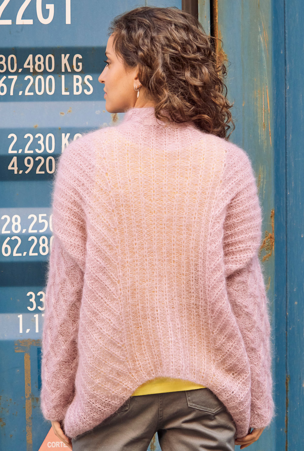 Modellansicht Bild 7: Mohairpulli mit Zopfelsaum in Rosa