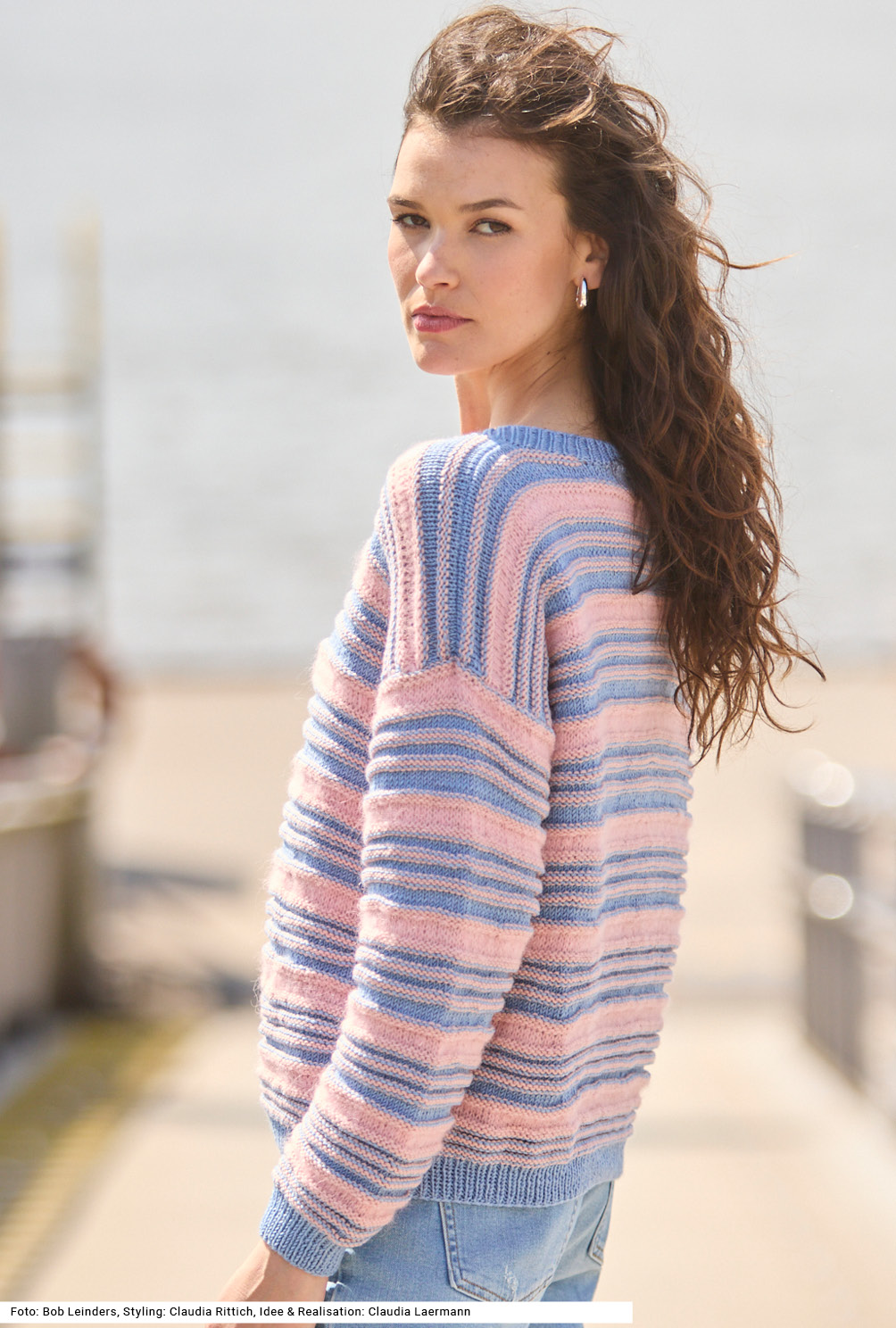 Modellansicht Bild 3: Boxy Pullover mit Streifen