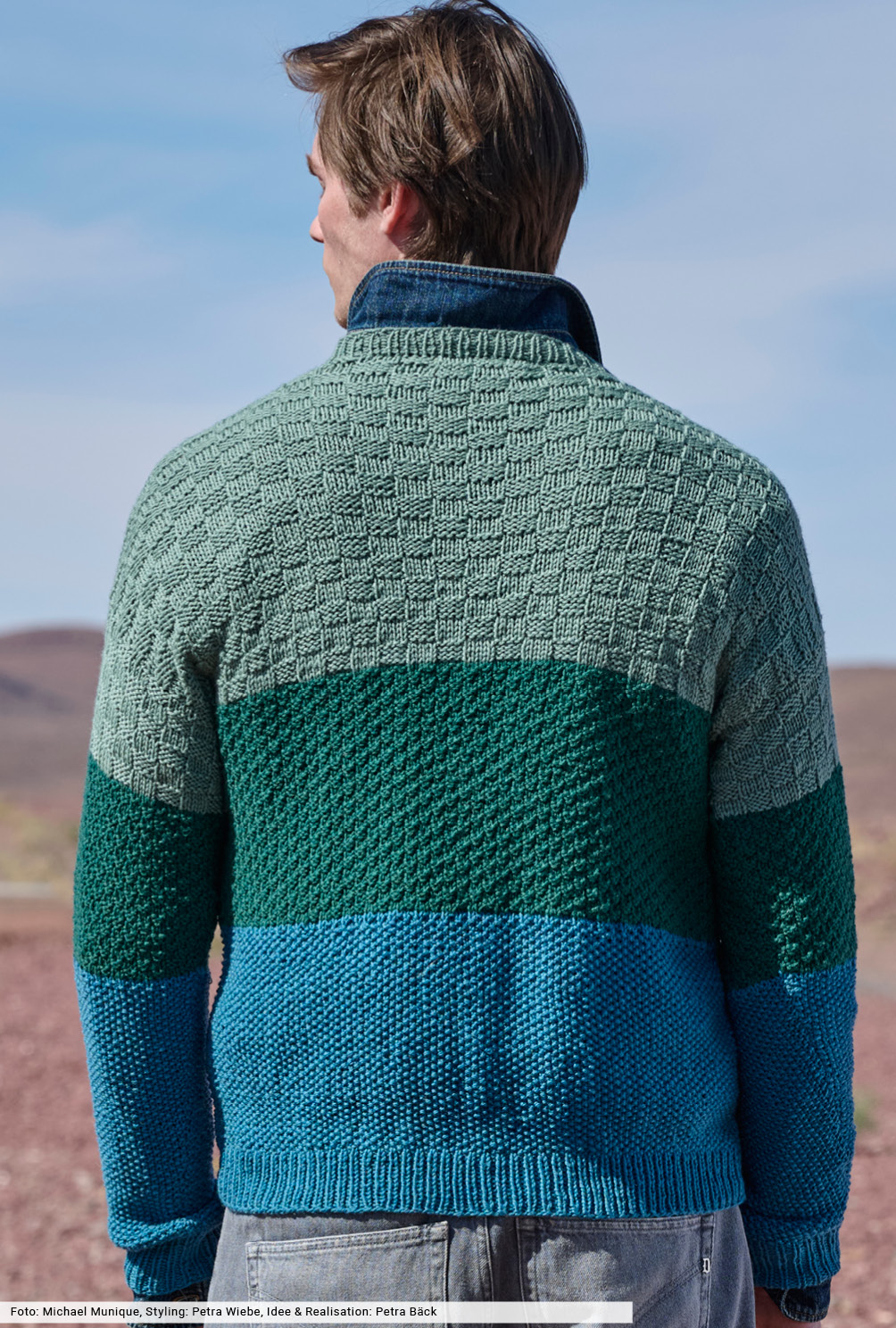 Modellansicht Bild 5: Gestreifter Strukturmuster-Pulli