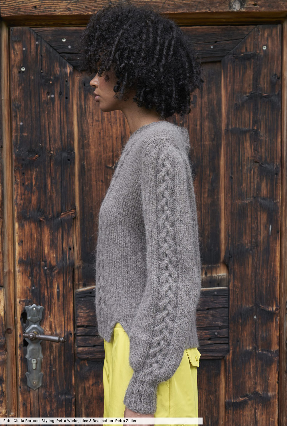 Modellansicht Bild 3: Pulli mit Zopfstreifen