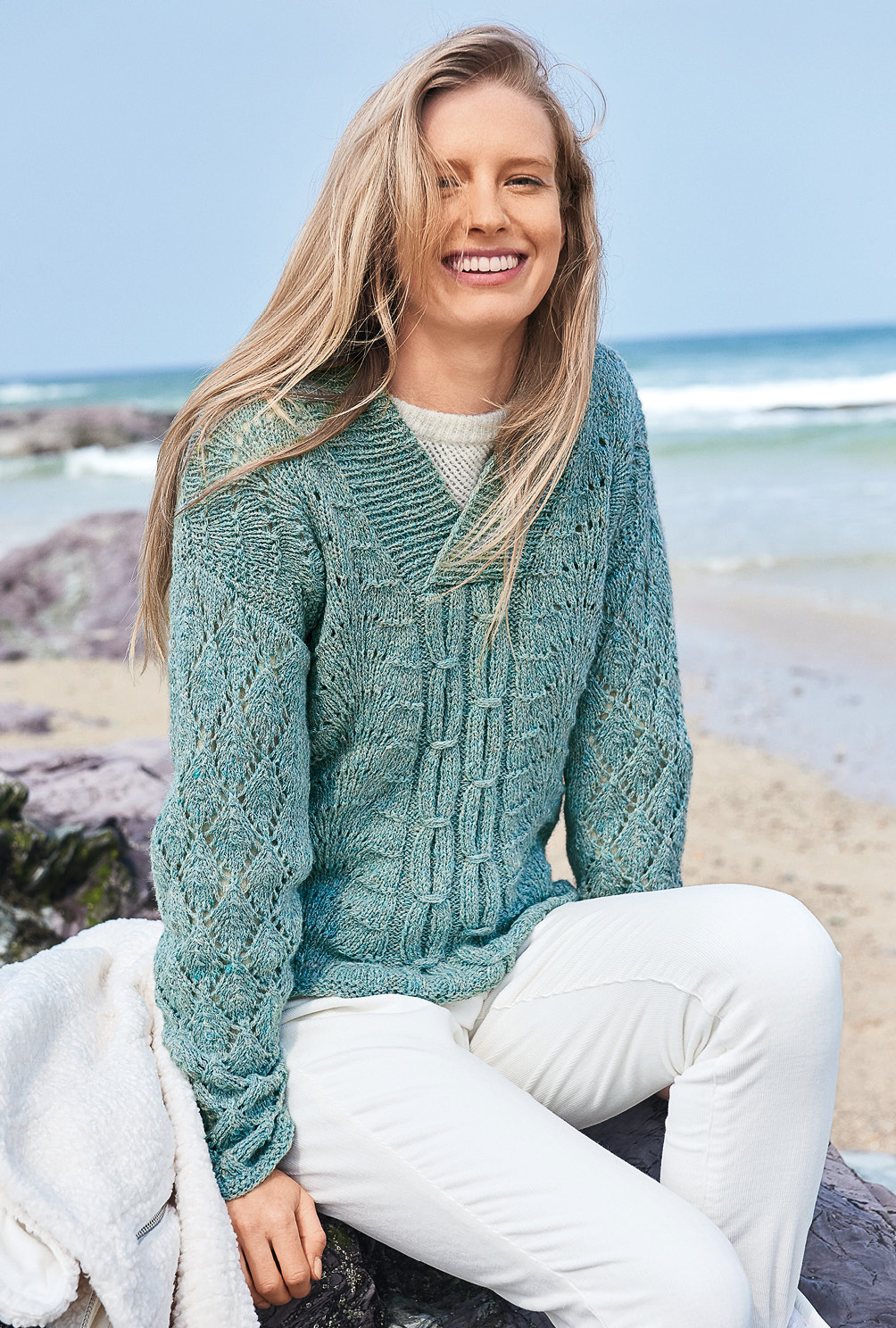 Modellansicht Bild 3: Mustermixpullover in Mintgrün